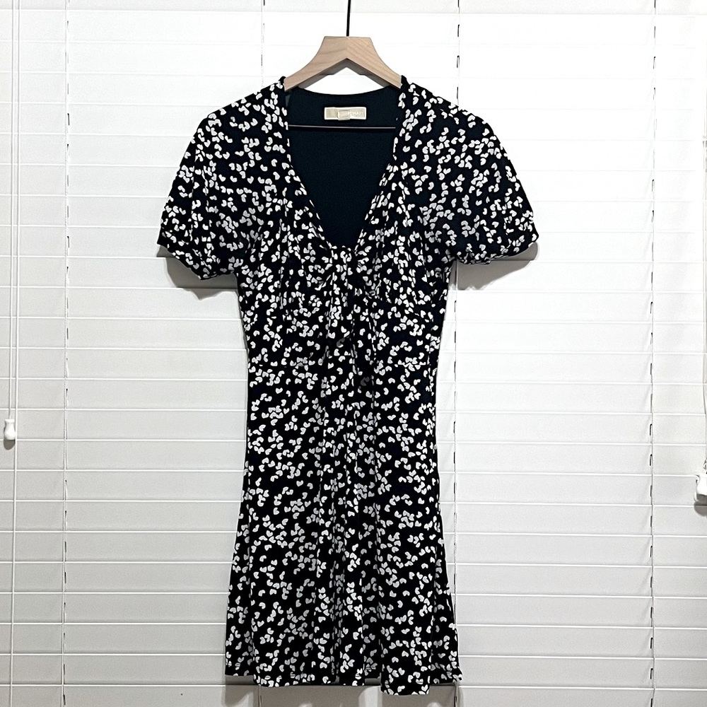 MICHAEL Michael Kors Size-Medium Black and White Petal Matte Jersey Floral Dress